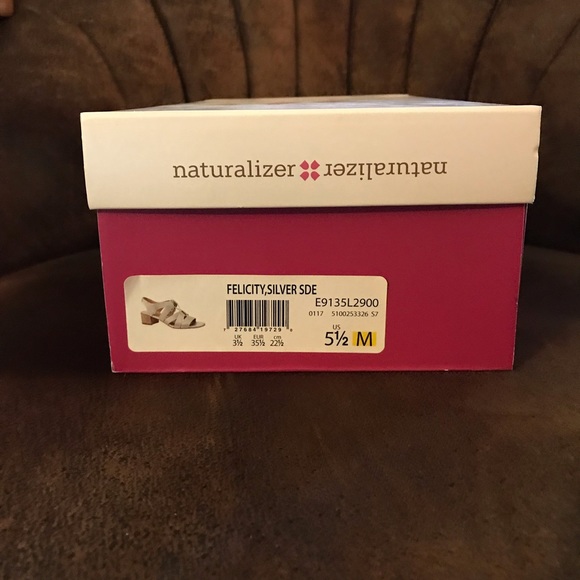 NIB Naturalizer Felicity Silver Sandal 5.5M - Picture 12 of 13